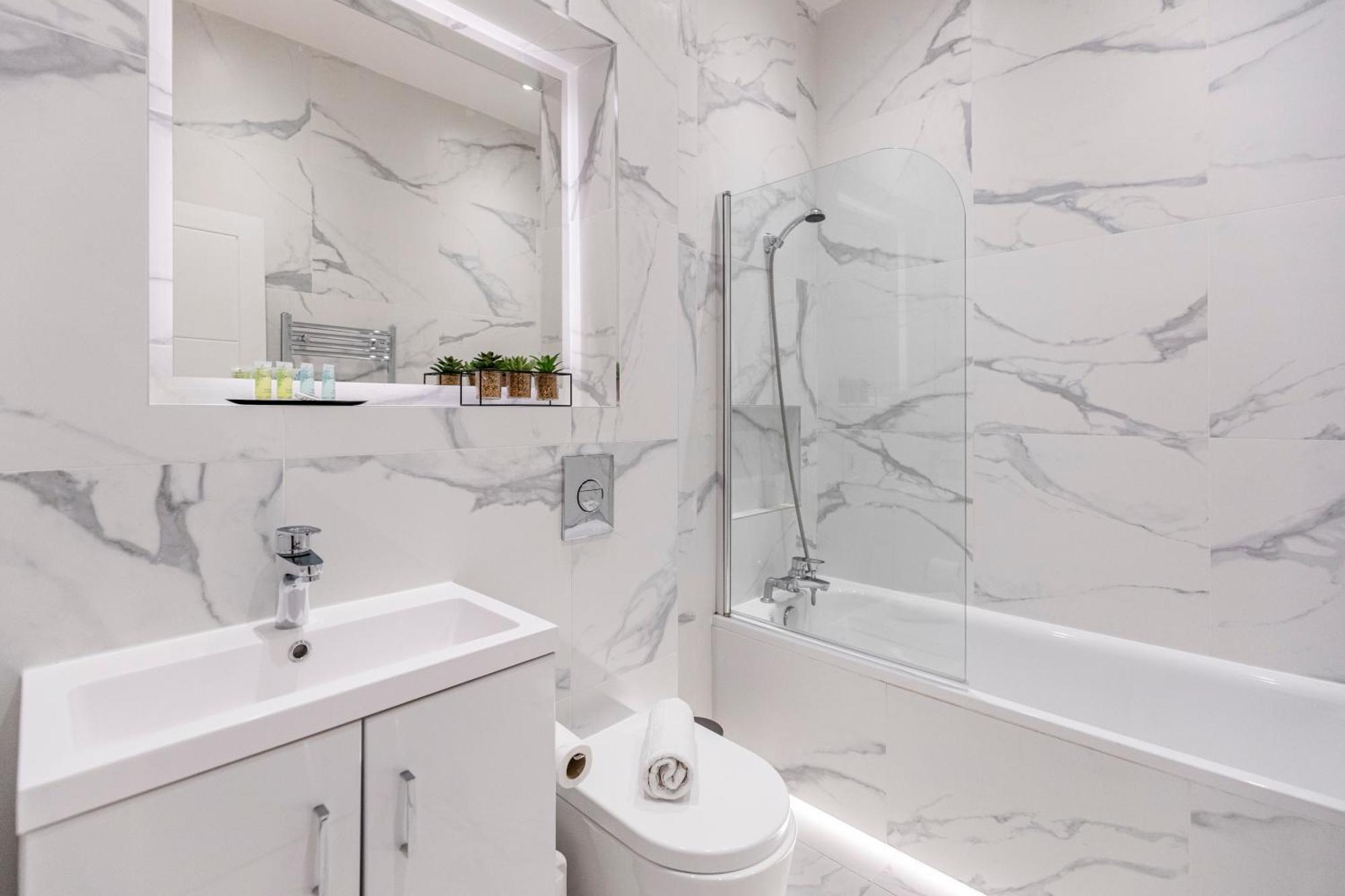 Welcoming And Spacious Apartment- Excellent Location London Kültér fotó